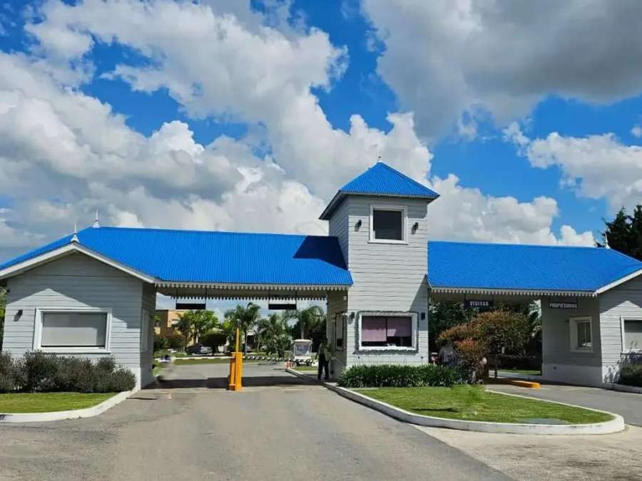 Terreno disponible en Ezeiza · 300 m² de lote · barrio privado - Imagen 1