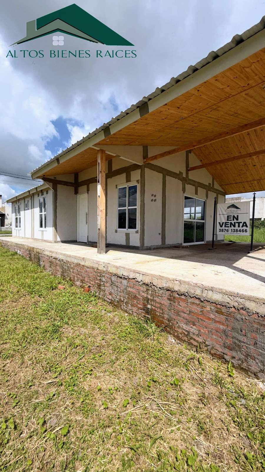 Casa en Cerrillos: en Venta · 3 dorm · 5 ambientes · 2 cocheras · 740 m² de lote - Imagen 2