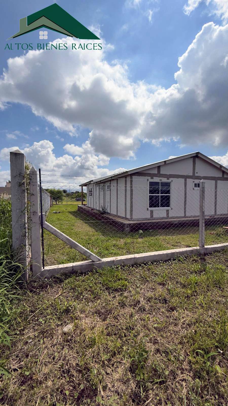 Casa en Cerrillos: en Venta · 3 dorm · 5 ambientes · 2 cocheras · 740 m² de lote - Imagen 4