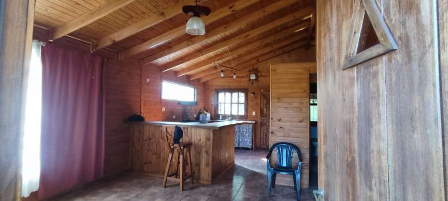 Casa disponible para la en Venta en Colón · dueño directo · 2 dorm · cochera · 315 m² de lote - Imagen 2