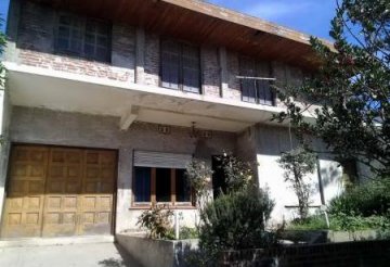 CALLE 4 Nº 8463, ENTRE CALLE 461 Y 463 -BARRIO SAN PATRICIO, 