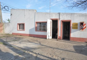 Casa disponible en Gualeguaychú · dueño directo · 3 dorm · cochera · 10.025 m² de lote - Imagen 2