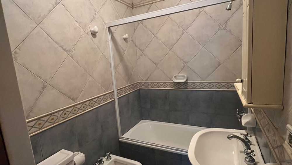 Casa en Venta en Villa Luzuriaga · dueño directo · 4 o más dorm · 2 cocheras · 220 m² de lote - Imagen 5