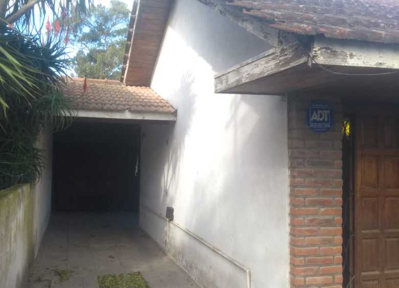 Casa disponible para la en Venta en Mar del Plata · dueño directo · 2 dorm · 2 cocheras · 430 m² de lote - Imagen 3