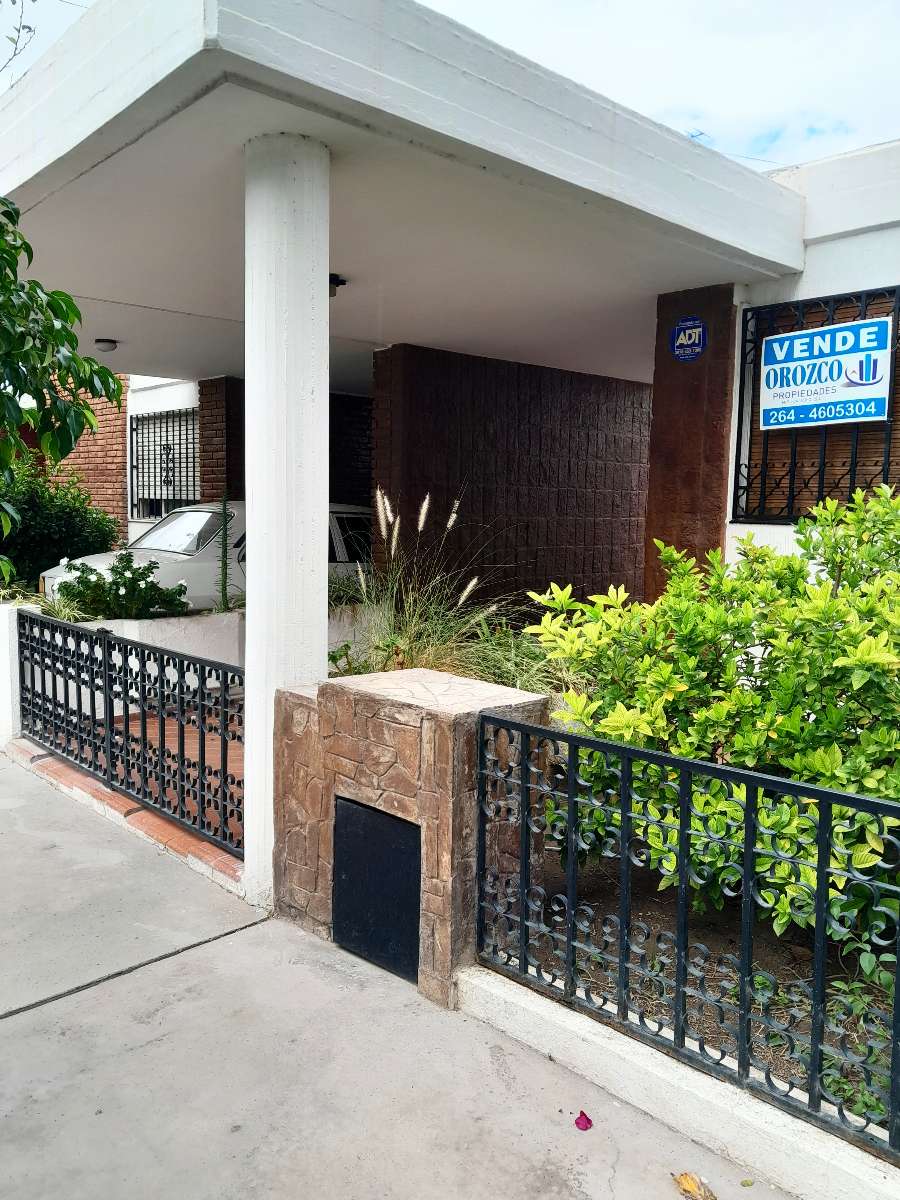 Casa en Venta en San Juan, · barrio con seguridad · dueño directo · 3 dorm · 2 cocheras - Imagen 3