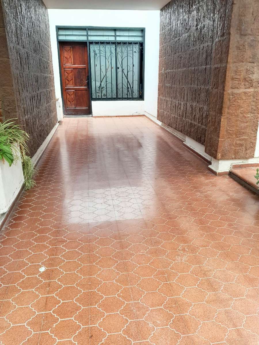 Casa en Venta en San Juan, · barrio con seguridad · dueño directo · 3 dorm · 2 cocheras - Imagen 4