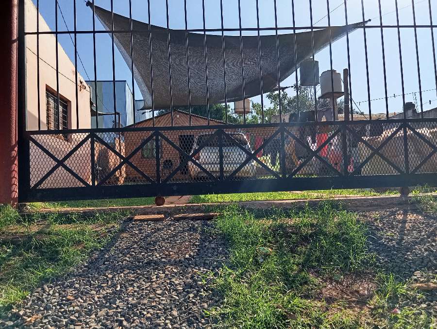 Comprar Casa en Puerto Iguazú · dueño directo · 3 dorm · 1 ambientes · 420 m² de lote - Imagen 1