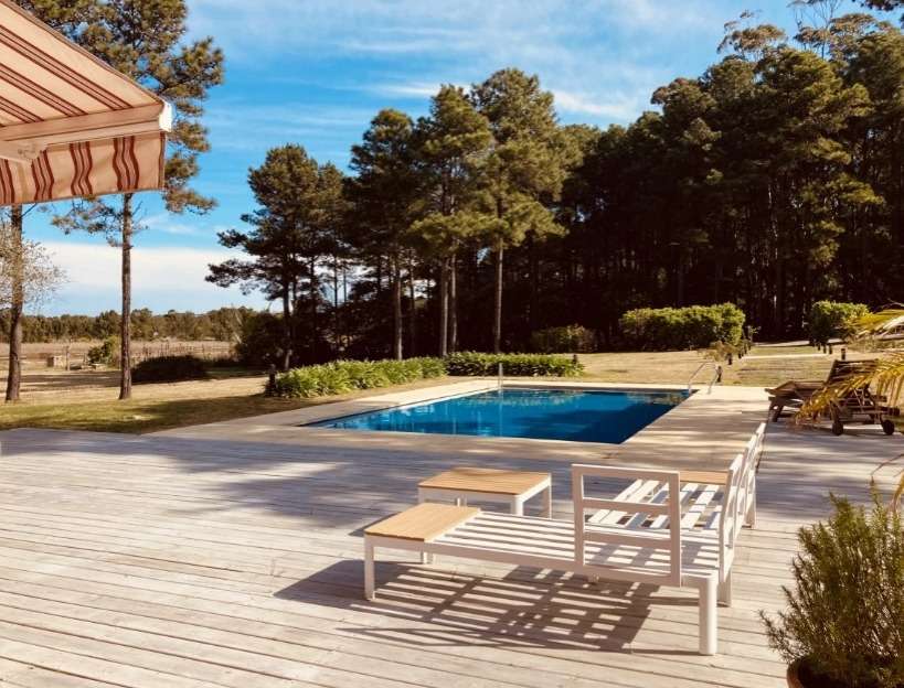 Casa disponible para la en Venta en Río Cuarto · 4 o más dorm · 10.000 m² de lote - Imagen 2