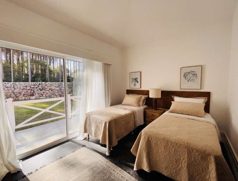 Casa disponible para la en Venta en Río Cuarto · 4 o más dorm · 10.000 m² de lote - Imagen 1