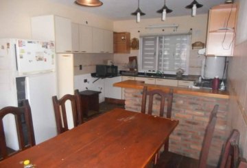 Casa en Concepción del Uruguay: en Venta · dueño directo · 3 dorm · 2 cocheras · 360 m² de lote - Imagen 5