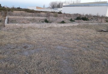 Terreno disponible en San Rafael · frente 14 m · largo 29 m · 405 m² de lote · dueño directo - Imagen 2