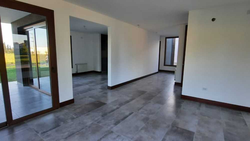 Casa en Venta Barrio Golf Nuevo, Río Cuarto - Imagen 1