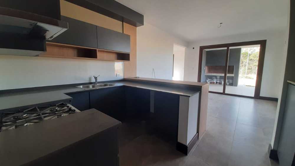 Casa en Venta Barrio Golf Nuevo, Río Cuarto - Imagen 3
