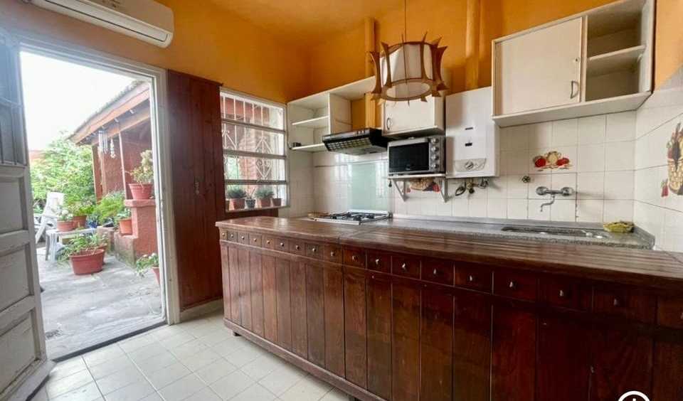 Casa en Venta en Río Cuarto con · 4 o más dorm - Imagen 4