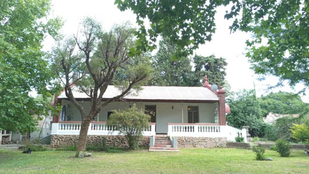 Casa en Unquillo en Venta · dueño directo · 4 o más dorm · 3 cocheras · 13.460 ha - Imagen 1