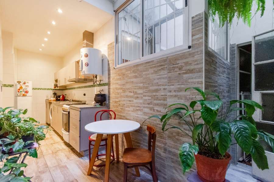 Departamento disponible en Balvanera · 2 dorm · 3 ambientes · 74 m² de lote - Imagen 2