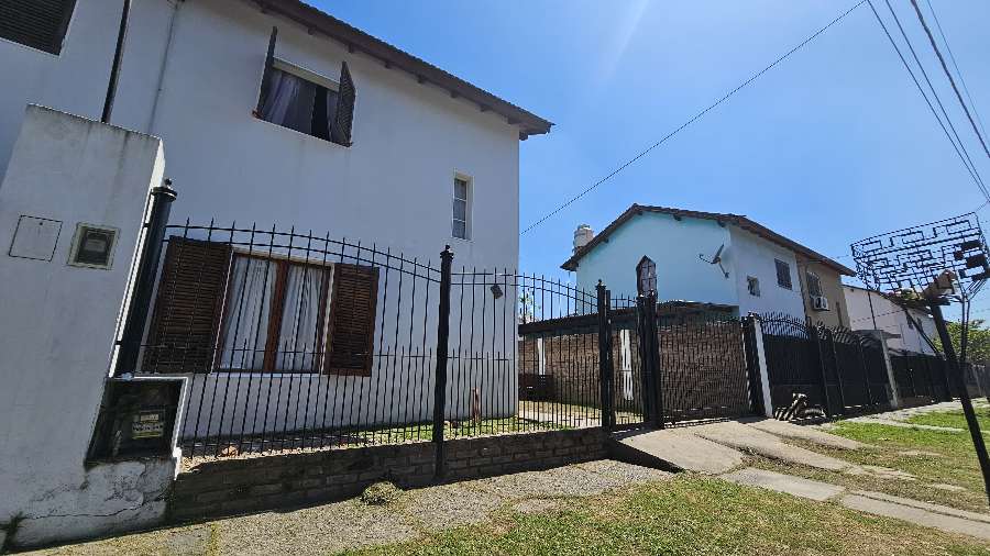 Tu próxima Casa en Venta en Almirante Brown · barrio con seguridad · dueño directo · 2 dorm · cochera - Imagen 1
