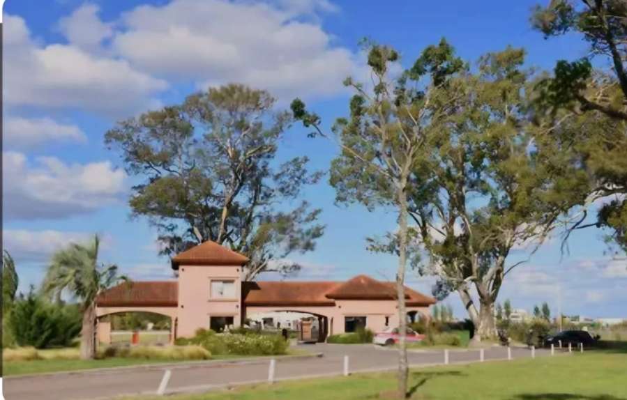 Terreno en Venta en San Vicente, · 800 m² de lote · barrio privado - Imagen 1