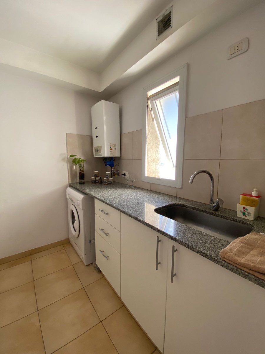 En Río Cuarto, Departamento en Venta · 1 dorm - Imagen 1