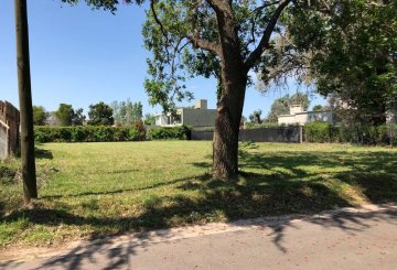Terreno en San Nicolás de los Arroyos: en Venta · frente 27 m · largo 47 m · 1.320 m² de lote · barrio con seguridad - Imagen 1