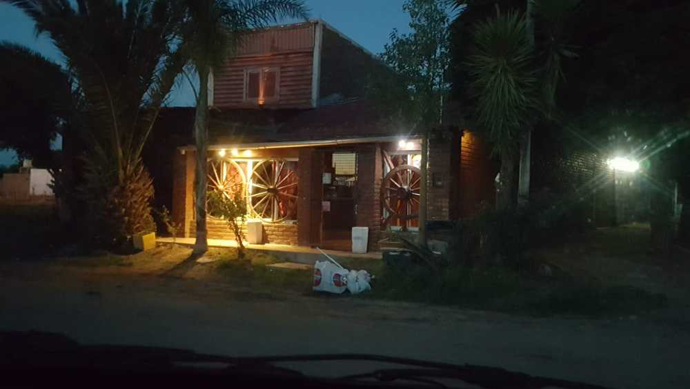 En Dean Funes, Casa en Venta · dueño directo · 3 dorm · 3 cocheras · 200 m² de lote - Imagen 1