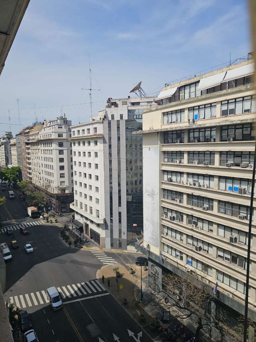 En Montserrat, Oficina en Venta · dueño directo · 4 ambientes - Imagen 1
