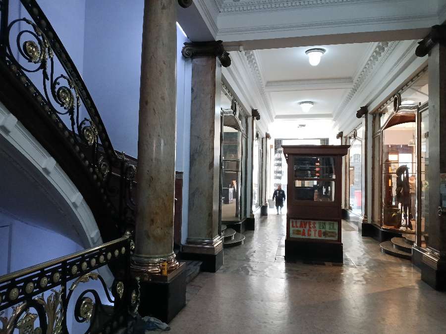 Local comercial en Alquiler Av De Mayo 550, Montserrat - Imagen 1