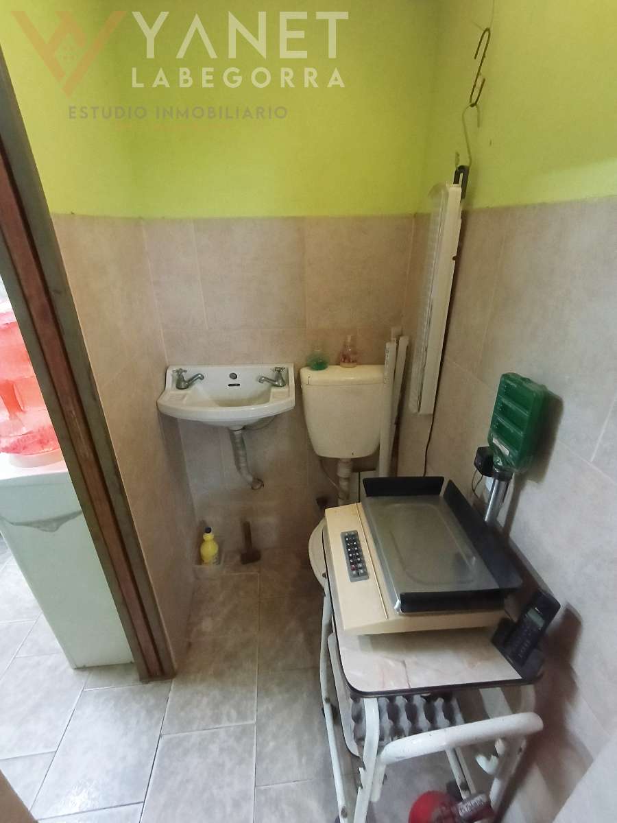 Locales comerciale en Venta en Santa Teresita con · 3 ambientes - Imagen 3