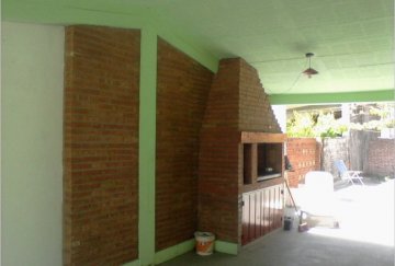 Casa disponible en Mina Clavero · dueño directo · 3 dorm · cochera · 305 m² de lote - Imagen 3