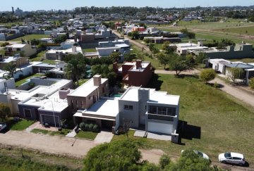 Casa en Venta Los Canarios, Villa Nueva - Imagen 2