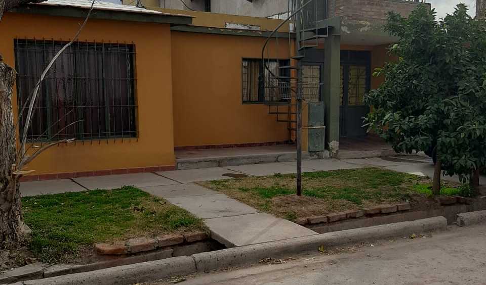 Excelente oportunidad de comprar una casa con departamento incluido totalmente independiente - Villa Nueva - Imagen 1