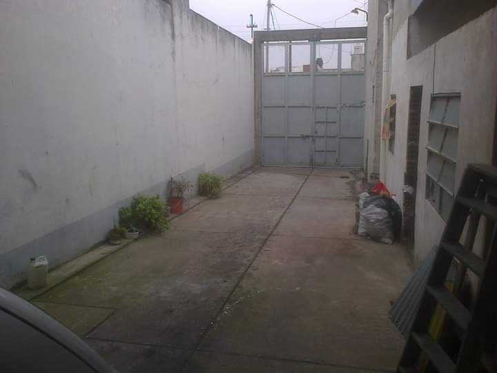 Galpone en Alquiler en Aldo Bonzi, · dueño directo · cochera · 220 m² de lote - Imagen 3