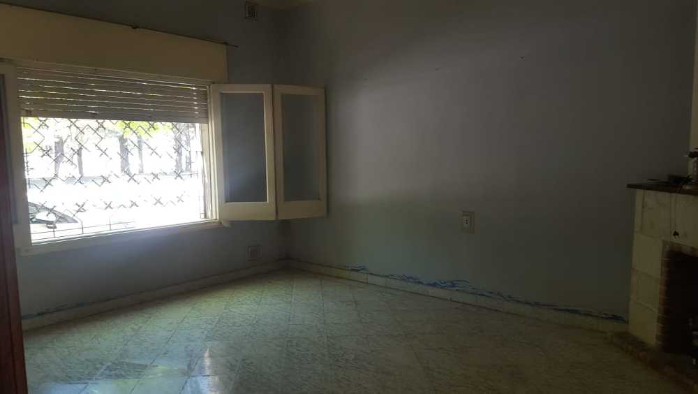 Excelente Casa en Elena en Venta · dueño directo · 4 o más dorm · cochera · 1.421 m² de lote - Imagen 2