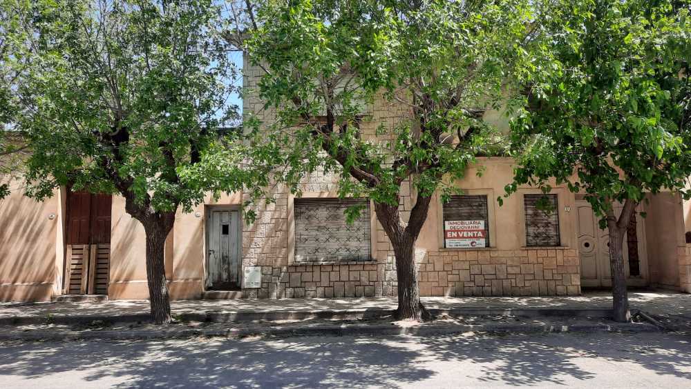 Av. Diego Buteler Nº 170, 