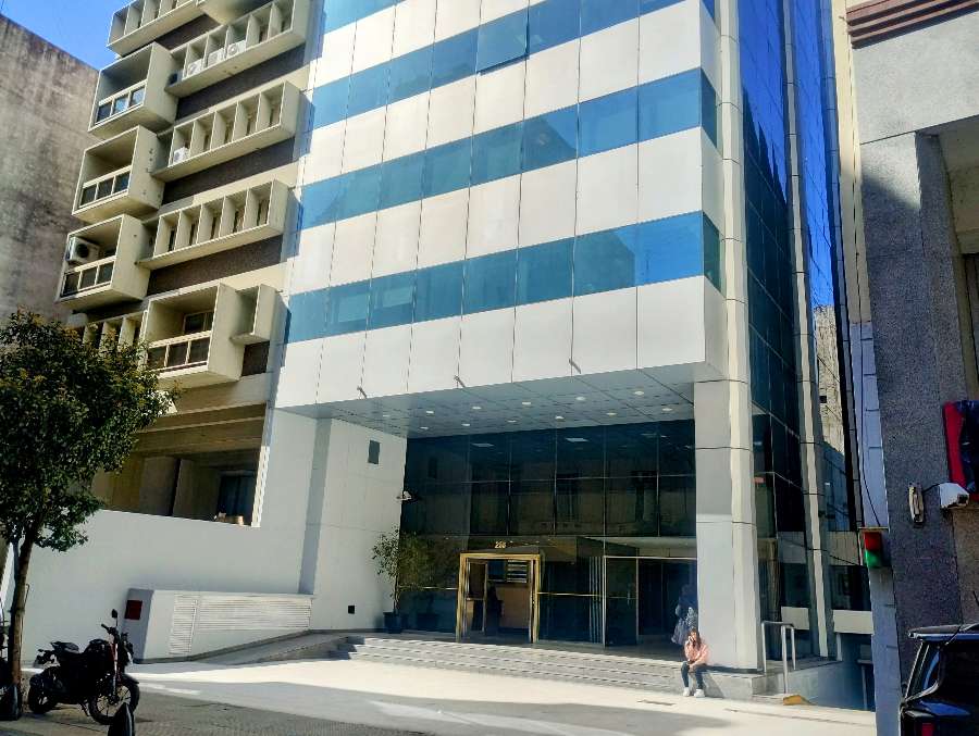 Tu próxima Oficina en Alquiler en San Nicolás · 6 ambientes · cochera - Imagen 1