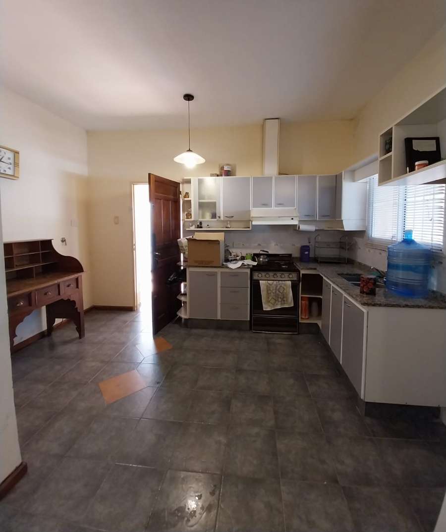 Casa disponible para la en Venta en Córdoba · 3 dorm · 6 ambientes · cochera · 324 m² de lote - Imagen 3