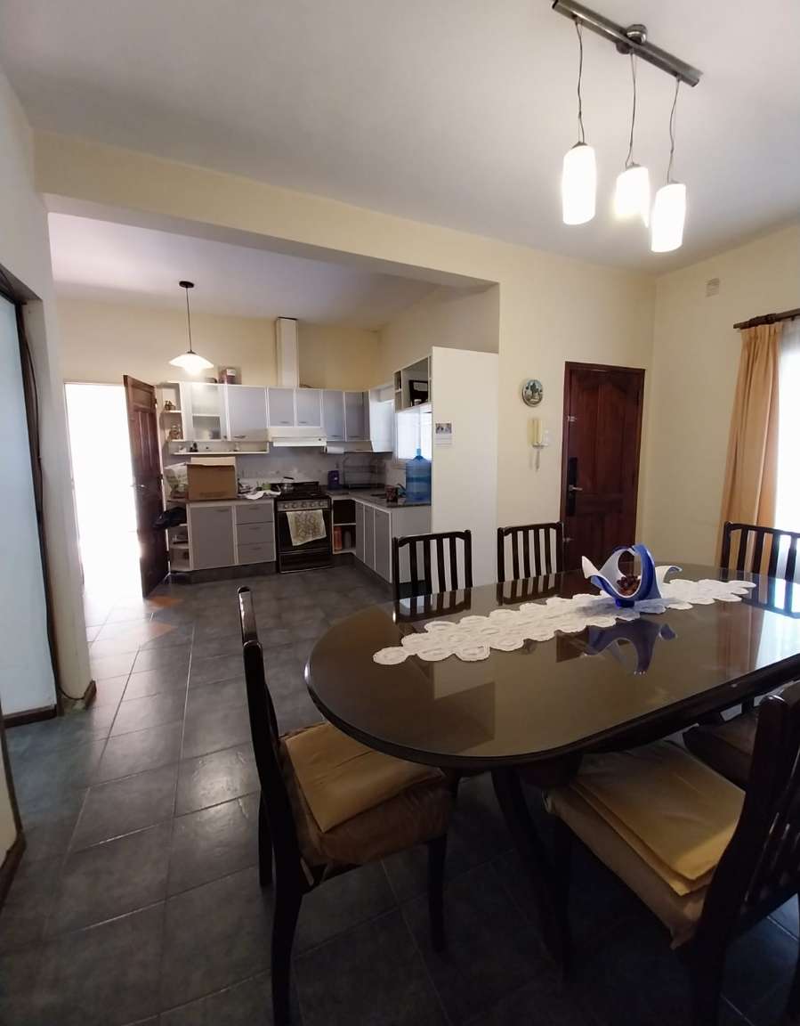 Casa disponible para la en Venta en Córdoba · 3 dorm · 6 ambientes · cochera · 324 m² de lote - Imagen 4