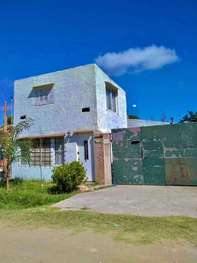 Casa en General Rodriguez: en Venta · dueño directo · 4 o más dorm · 2 cocheras · 300 m² de lote - Imagen 1