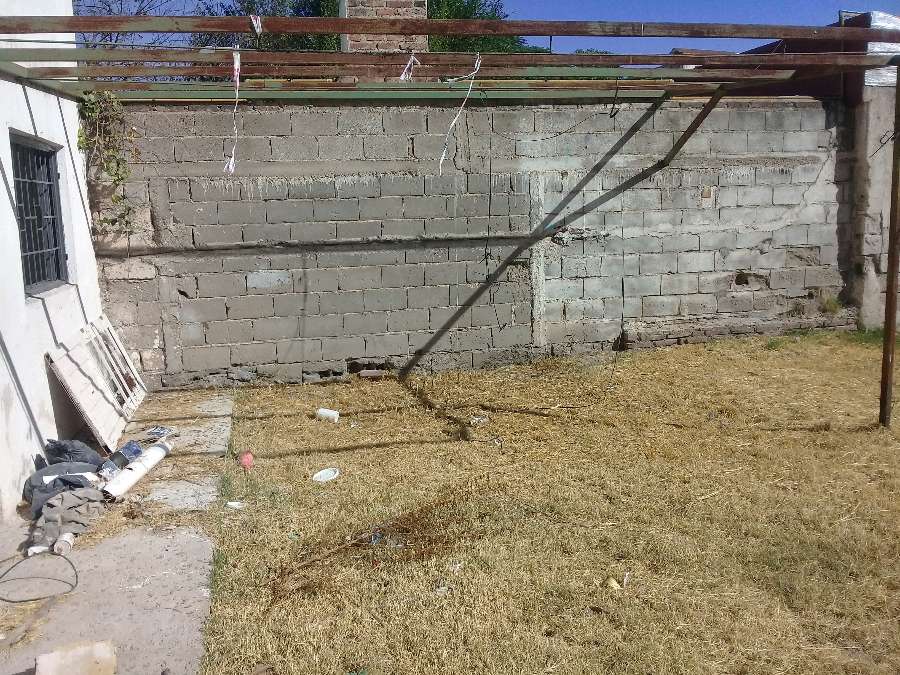 Casa en Venta en Río Cuarto · 2 dorm · cochera · 270 m² de lote - Imagen 4