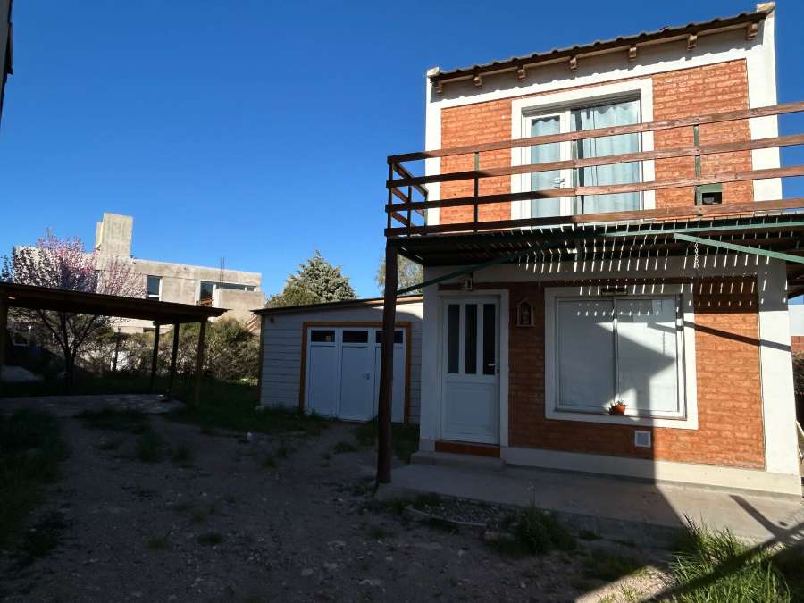Comprar Casa en Sierra Grande · dueño directo · 2 dorm · cochera · 360 m² de lote - Imagen 1