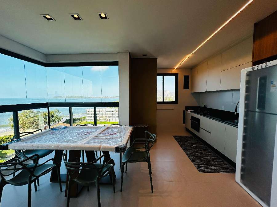 Departamento único en Brasil en Venta · dueño directo · 3 dorm · 2 cocheras · 120 m² de lote - Imagen 4