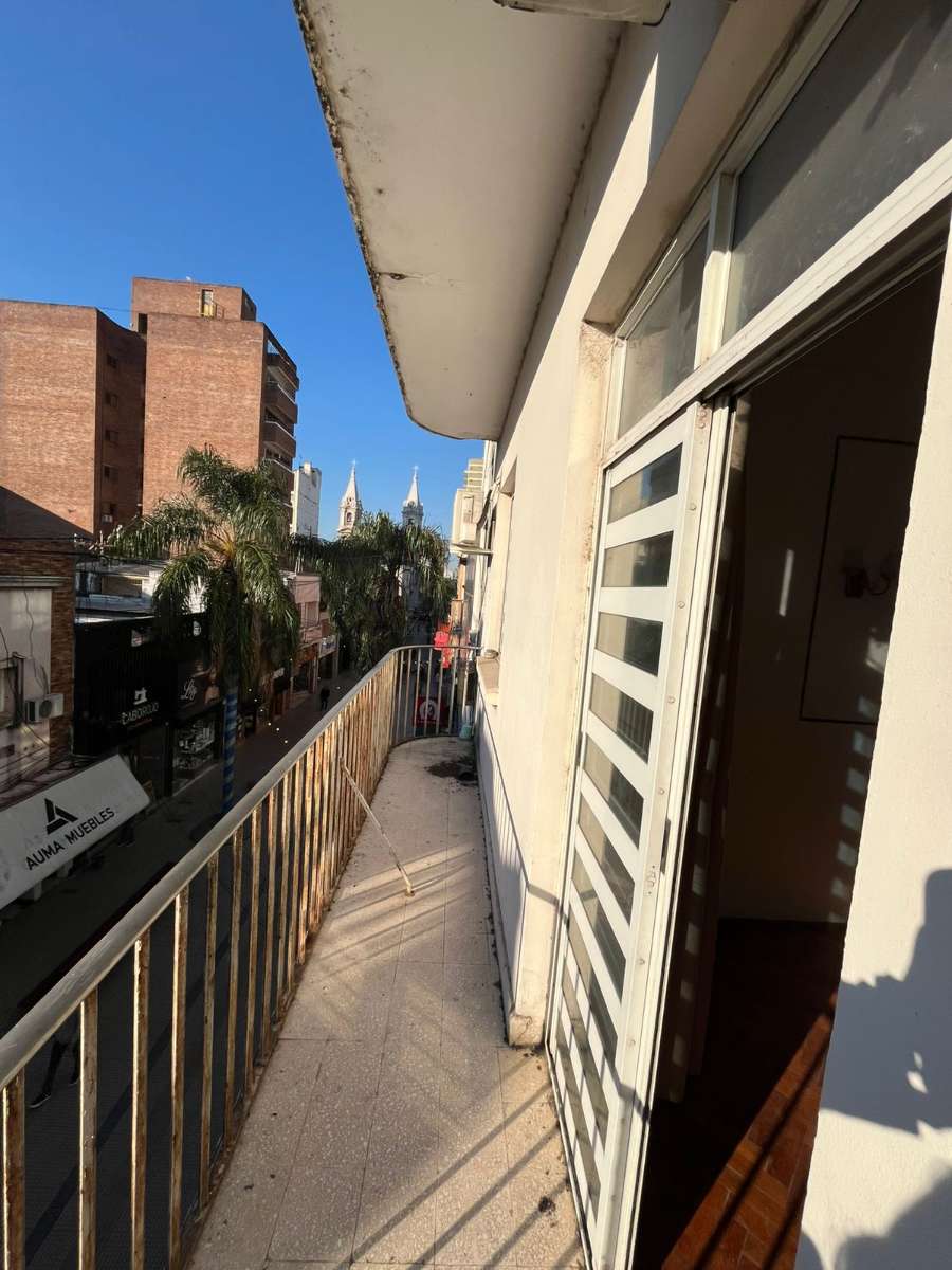 Departamento único en Santa Fe en Alquiler · dueño directo · 2 dorm · 5 ambientes · 200 m² de lote - Imagen 2