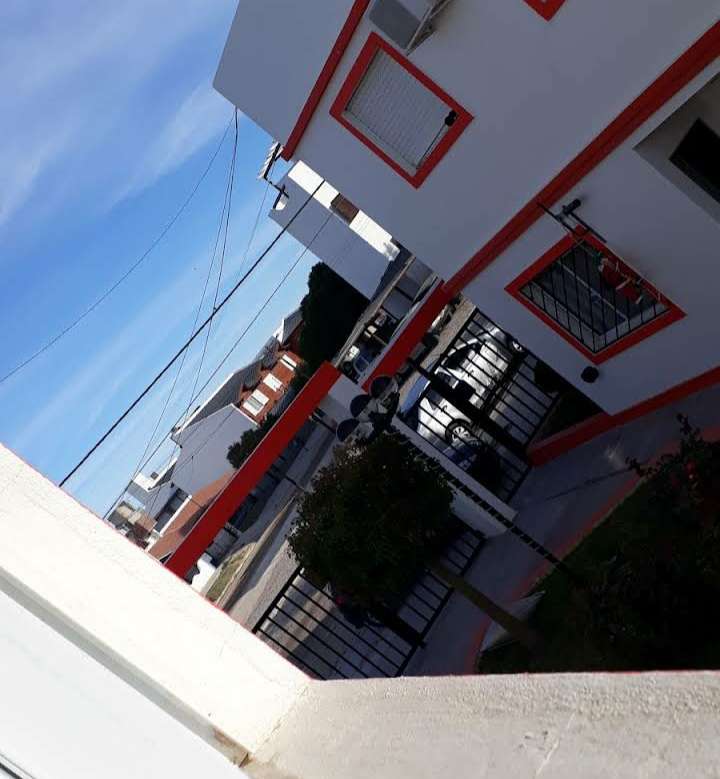 Hotele en San Antonio Oeste en Alquiler · dueño directo · 5 cocheras · 100 m² de lote - Imagen 2