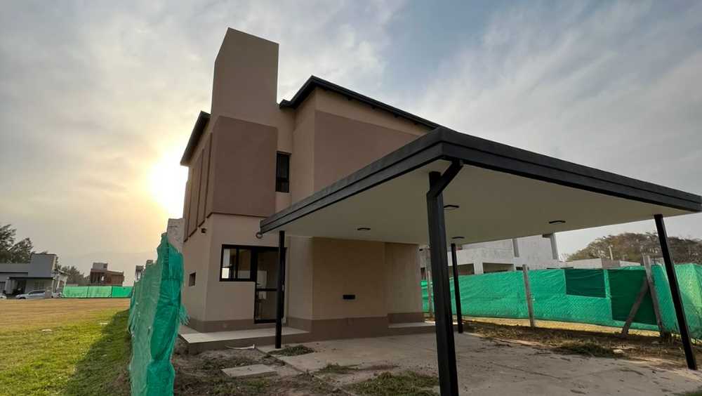 Casa en Venta en Tafi Viejo · barrio privado · dueño directo · 3 dorm · 2 cocheras - Imagen 3