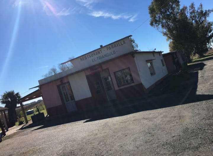 Excelente Casa en Tapalque en Venta · dueño directo · 4 o más dorm · 5 cocheras · 10.500 m² de lote - Imagen 2