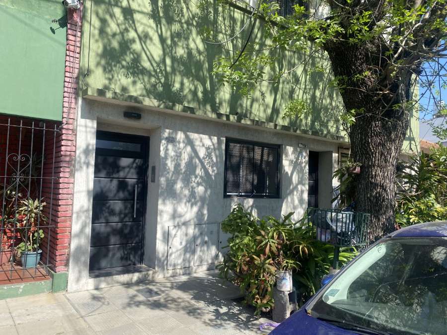 Casa en Avellaneda para en Venta · 2 dorm · 3 ambientes · 74 m² de lote - Imagen 2