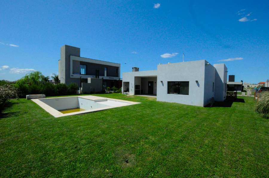 Excelente Casa en Canning en Venta · barrio privado · dueño directo · 3 dorm · cochera - Imagen 2