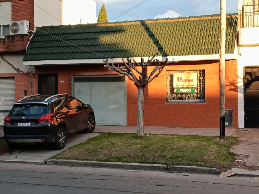 Casa en Venta Montevideo 1316, Bernal - Imagen 1