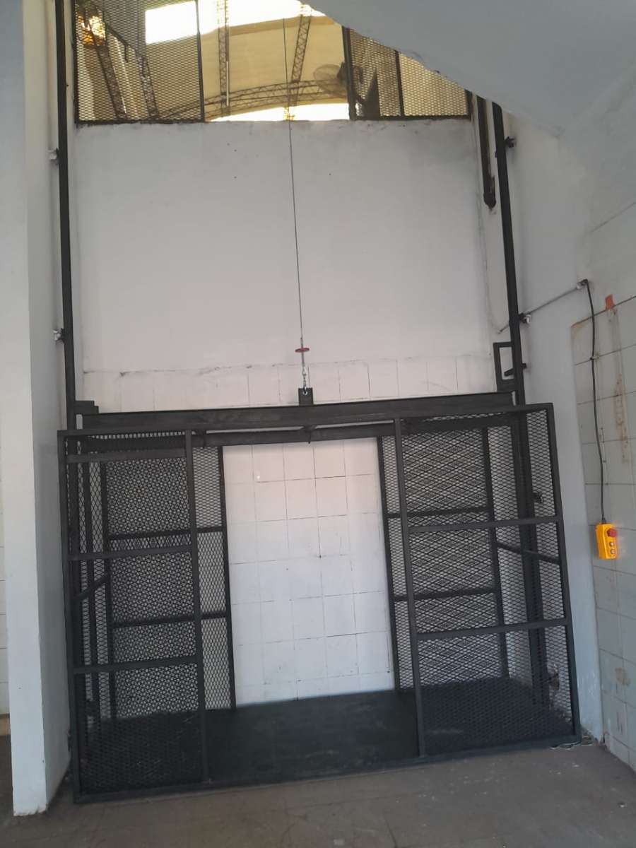 Galpone disponible en Tablada · dueño directo · cochera · 300 m² de lote - Imagen 2