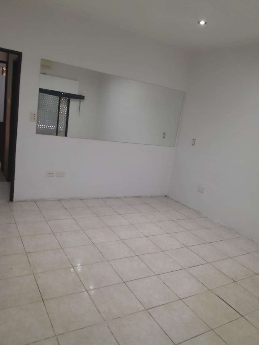 Galpone disponible en Tablada · dueño directo · cochera · 300 m² de lote - Imagen 5